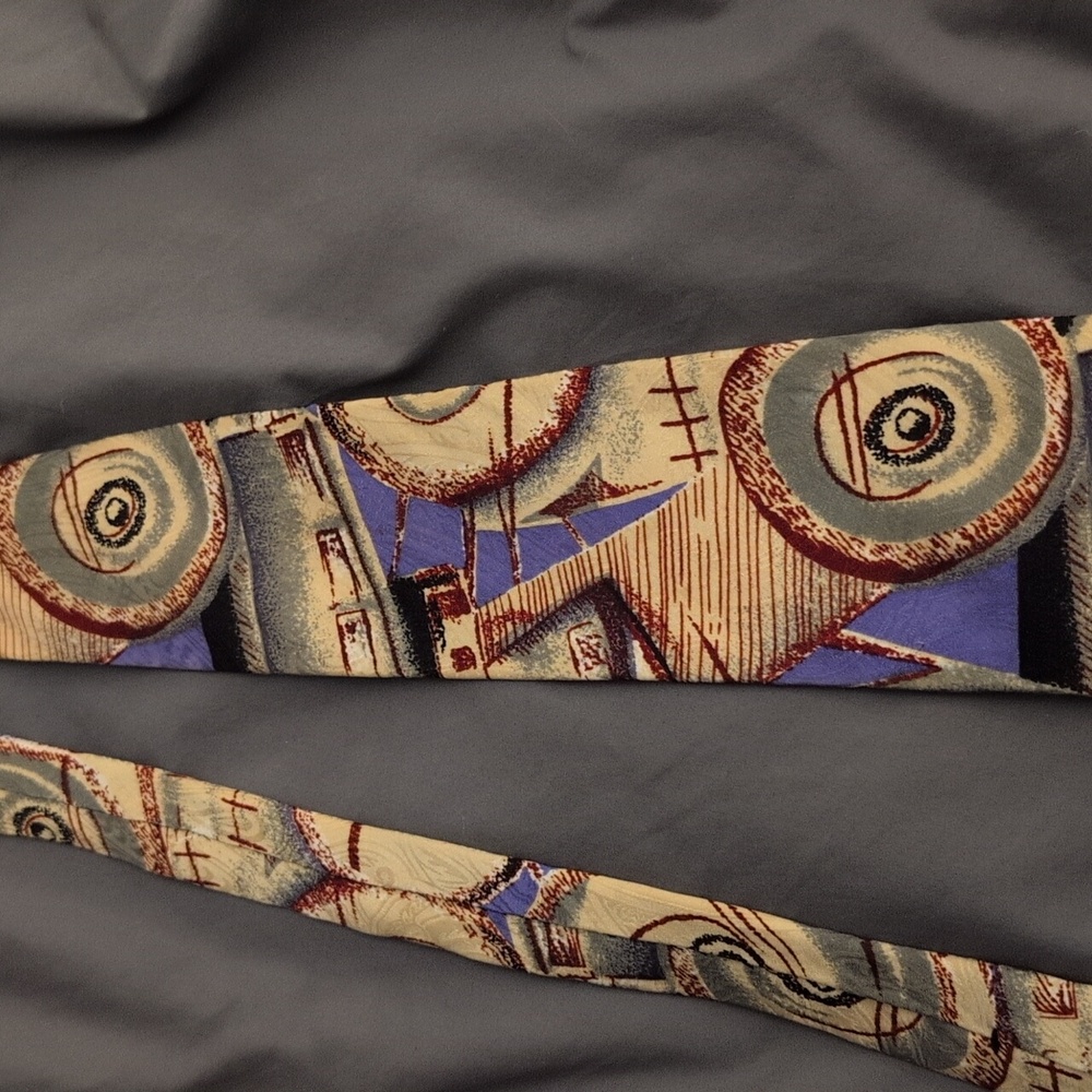 Abstract Patterned Tie - Picture 3 of 7